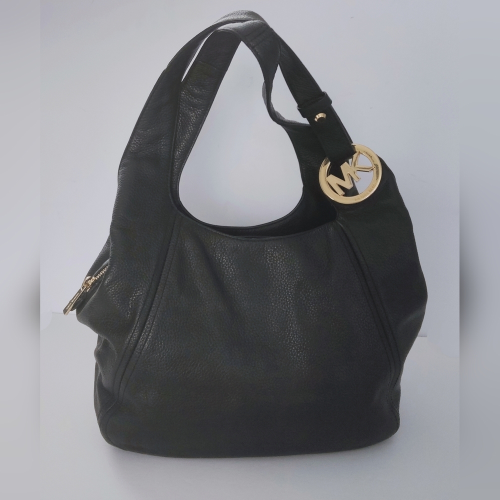 Michael Kors Women's Leather Shoulder Bag. Excellent Condition.